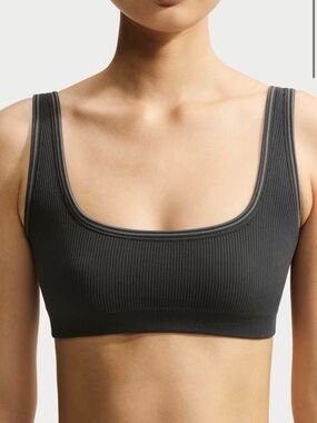 NIKESKIMS RIBBED SEAMLESS SCOOP BRA